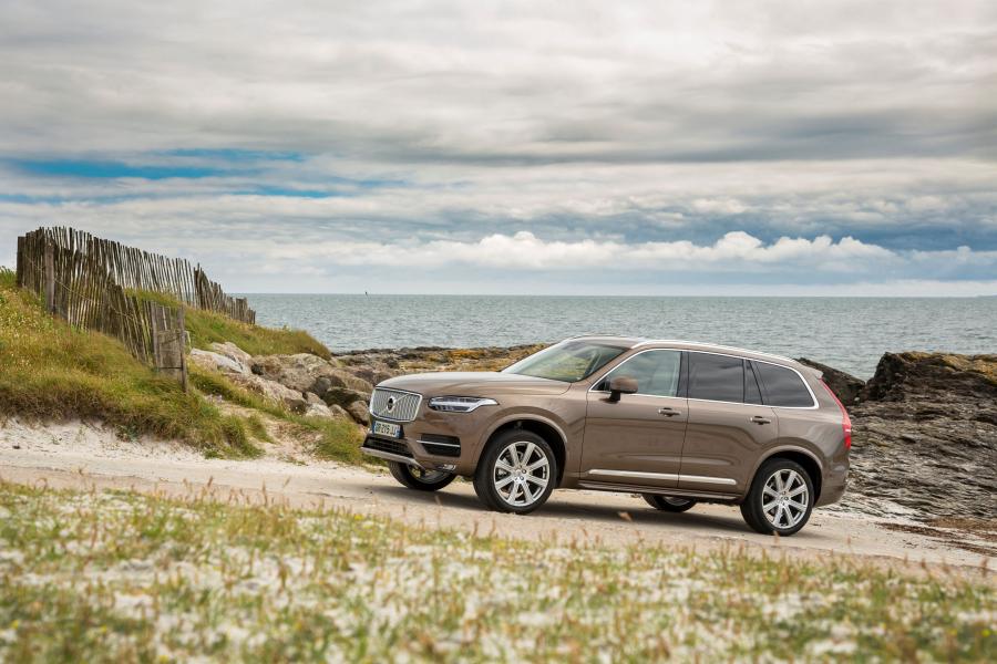  Volvo XC90 D5 Inscription 2015 года  (фото 11 из 30)
